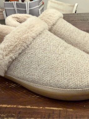 Toms Women’s Oslo Slipper Size 7